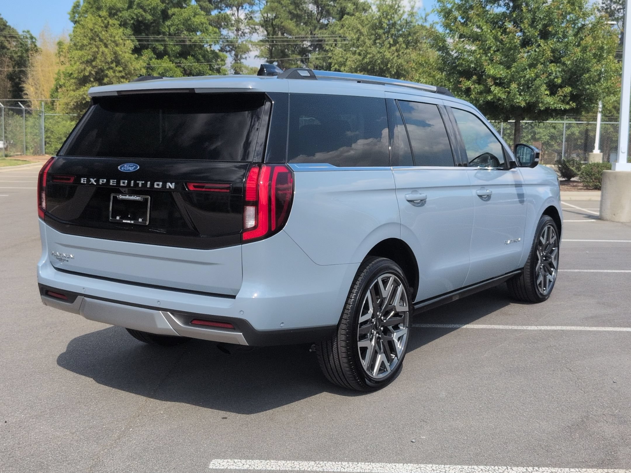 Certified 2025 Ford Expedition Platinum w/ Platinum Ultimate Package AWD/4WD image 4
