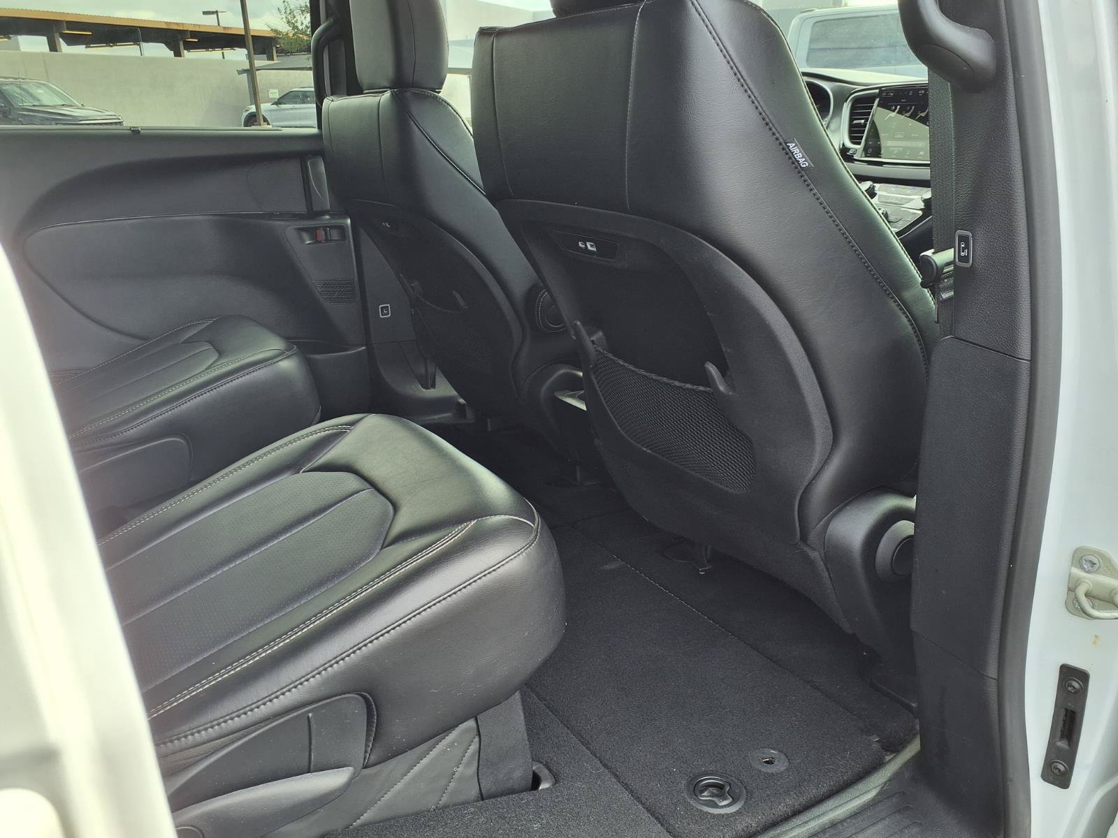 Used 2025 Chrysler Pacifica Select FWD image 13