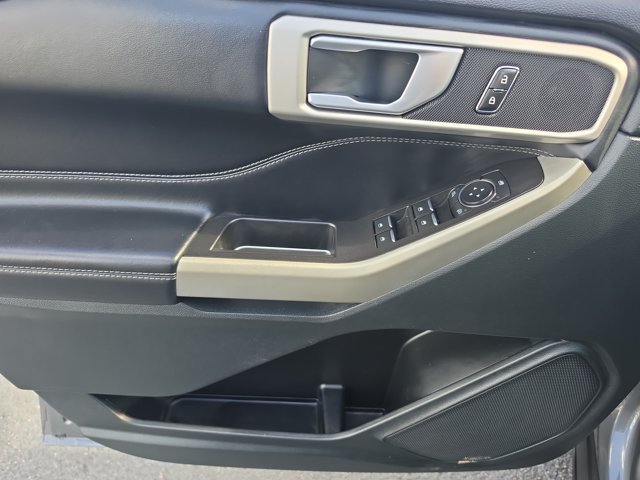 Certified 2023 Ford Explorer XLT RWD image 16