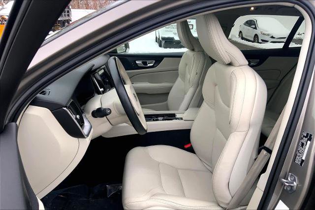 Used 2020 Volvo V60 T5 Cross Country w/ Protection Package Premier image 9