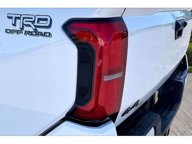 Used 2025 Toyota Tacoma TRD Off-Road AWD/4WD image 16