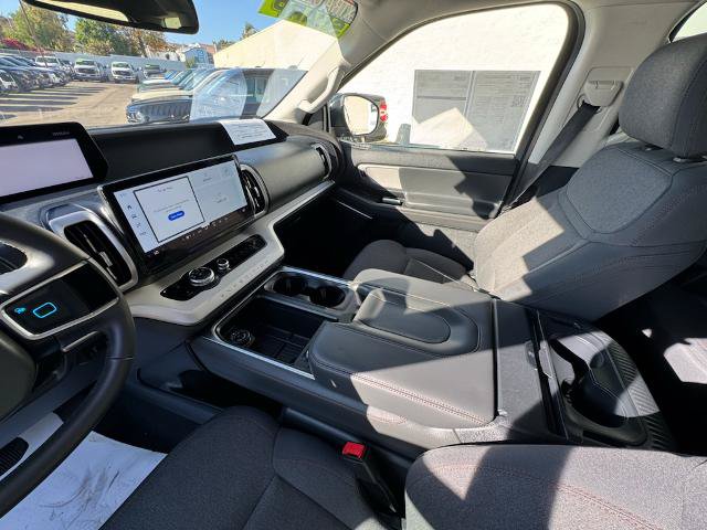 Certified 2025 Ford Expedition Active AWD/4WD image 22