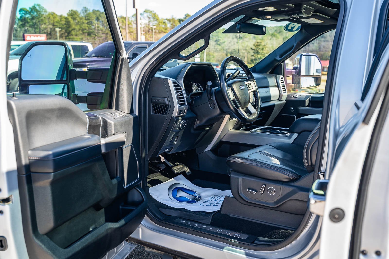 Certified 2019 Ford F250 Platinum w/ Platinum Ultimate Package image 20