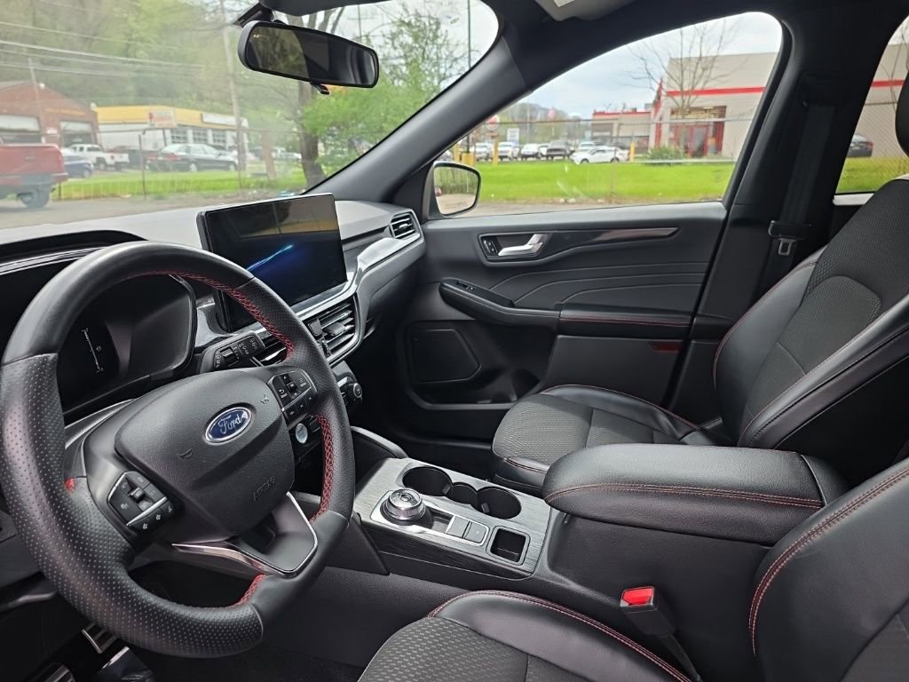Certified 2024 Ford Escape ST-Line w/ Tech Pack #1 image 13