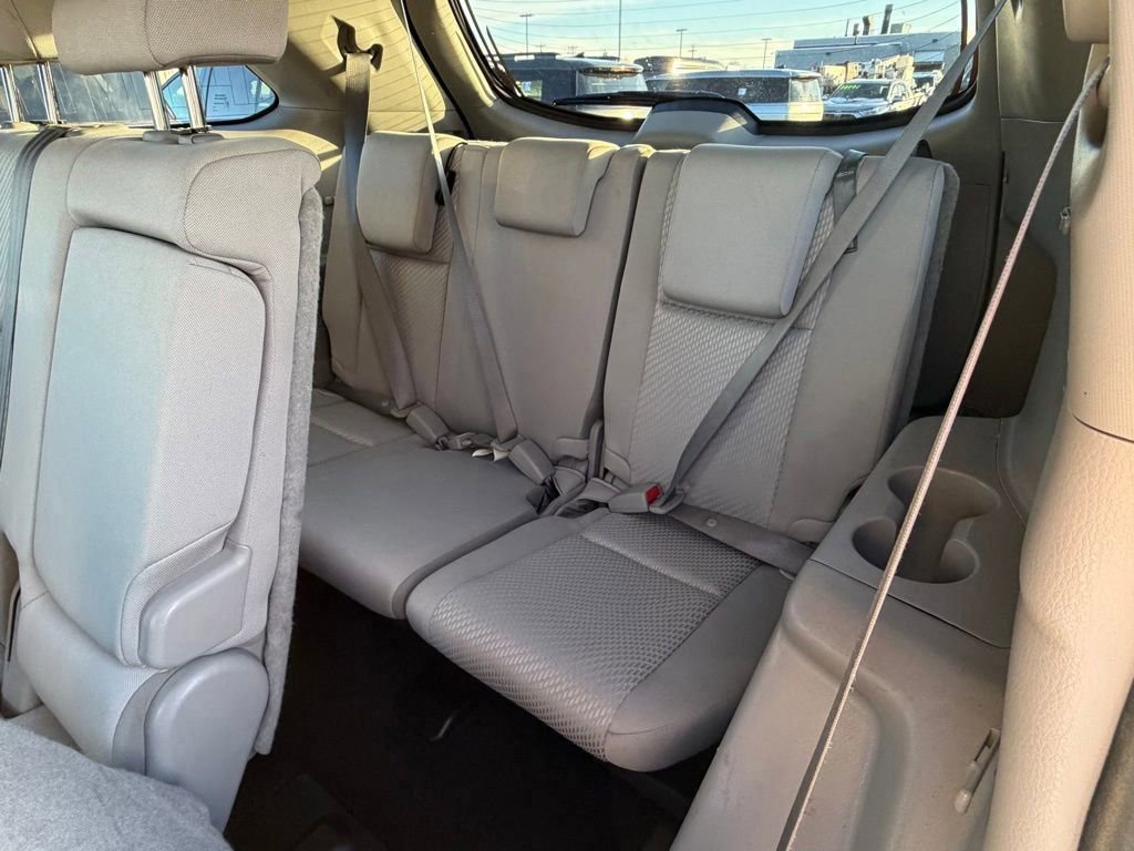 Used 2019 Toyota Highlander LE image 11