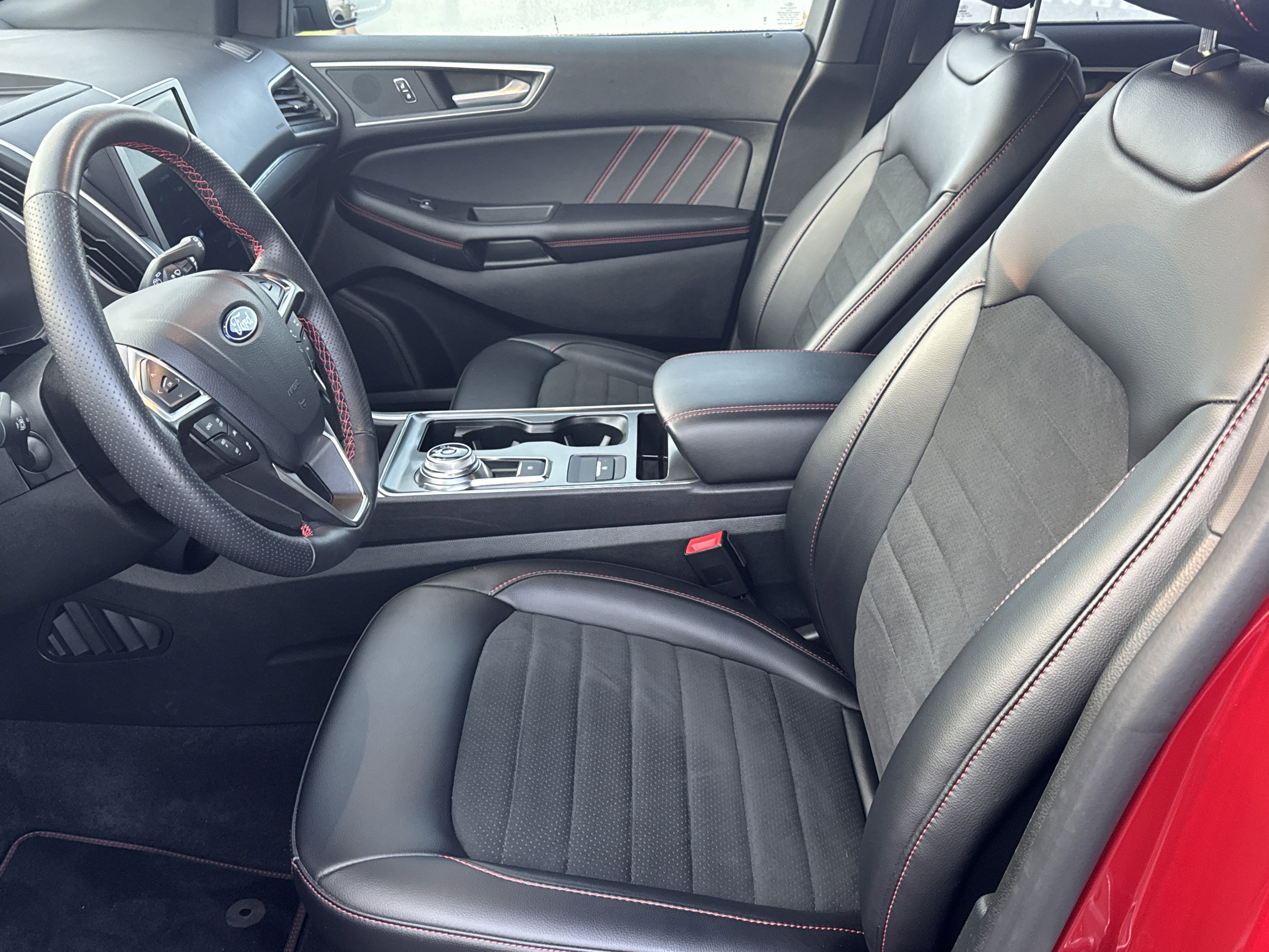 Certified 2024 Ford Edge ST-Line image 10