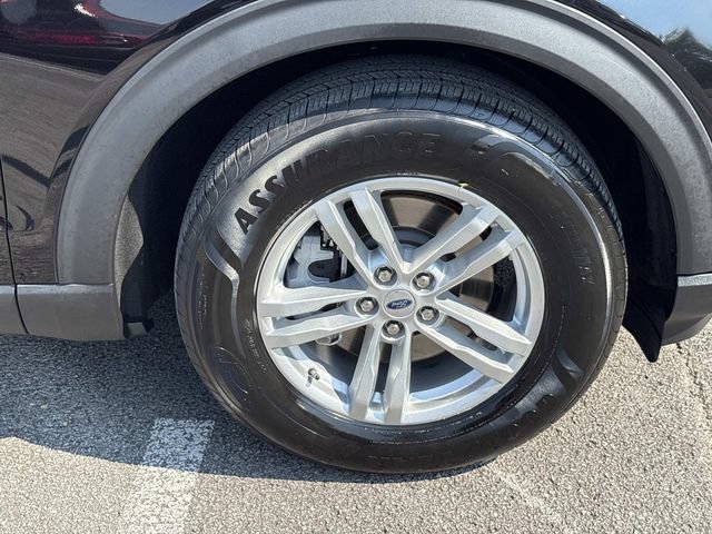 Certified 2023 Ford Explorer XLT RWD image 9