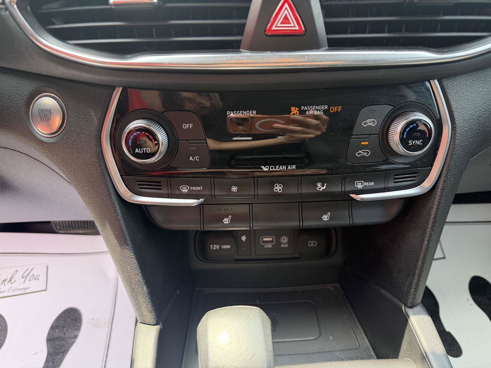 Used 2020 Hyundai Santa Fe SEL w/ Convenience Package FWD image 18