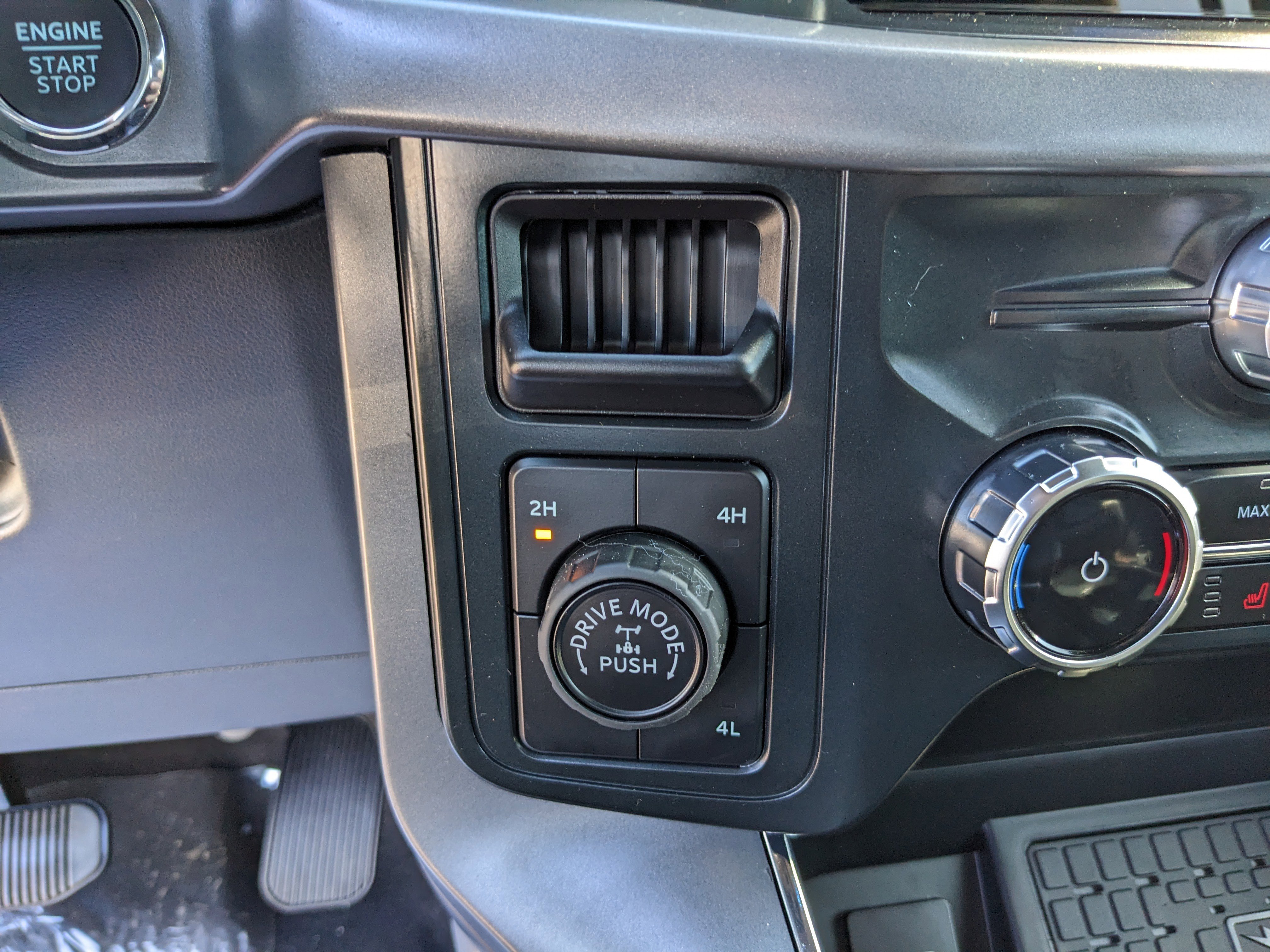 Certified 2025 Ford F150 XLT w/ Equipment Group 302A MID image 26