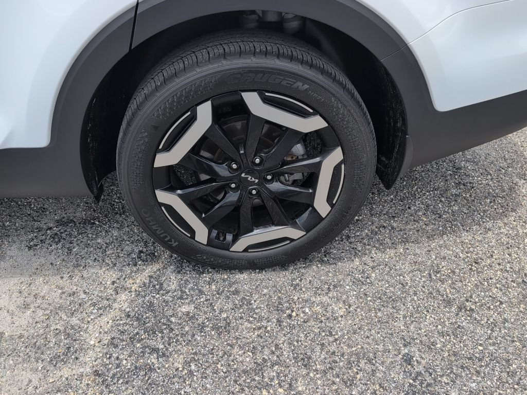 Used 2025 Kia Telluride S FWD image 15