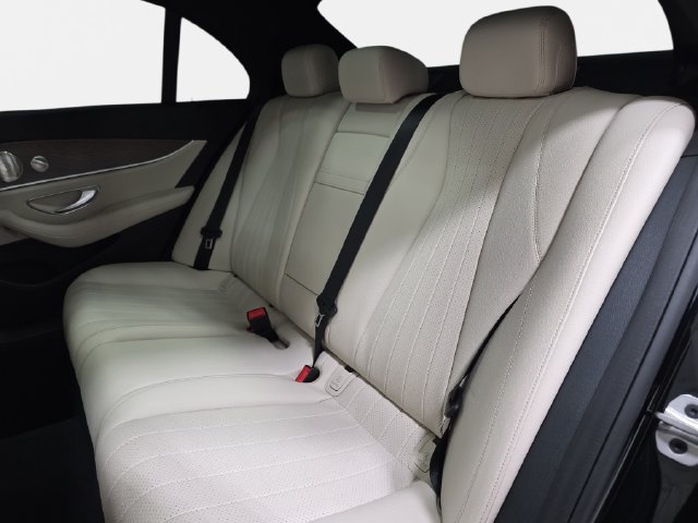 Used 2023 Mercedes-Benz E 350 4MATIC Sedan image 13