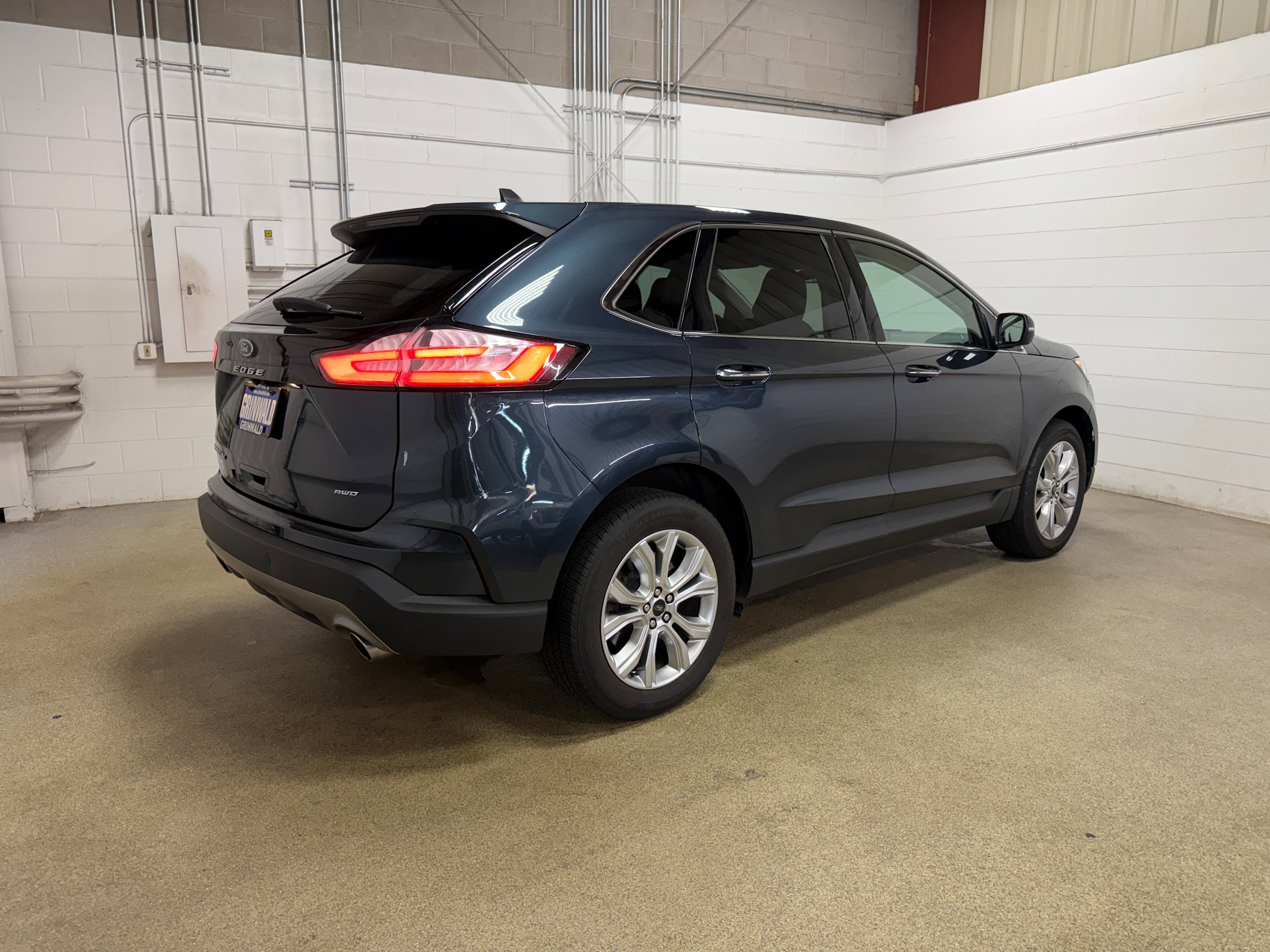 Certified 2024 Ford Edge Titanium AWD/4WD image 9