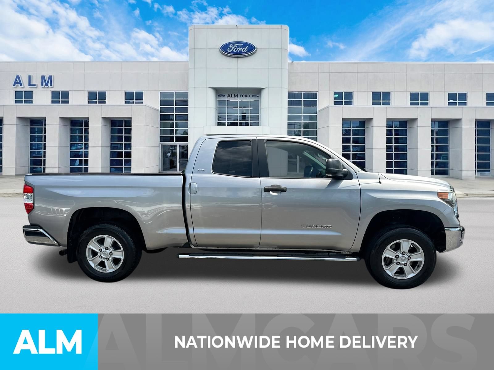 Used 2018 Toyota Tundra SR5 w/ SR5 Upgrade Package RWD image 4