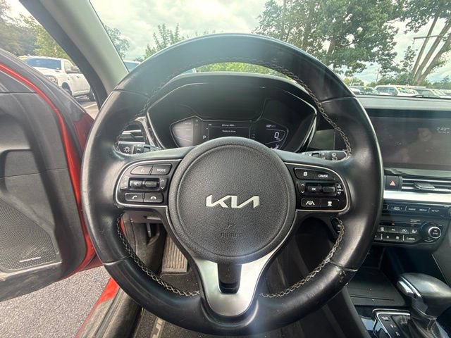 Used 2022 Kia Niro Touring Special Edition FWD image 10