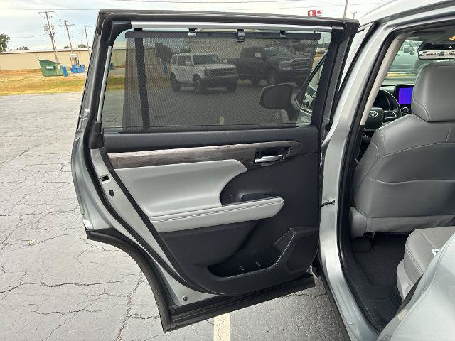 Used 2024 Toyota Highlander Platinum AWD/4WD image 20