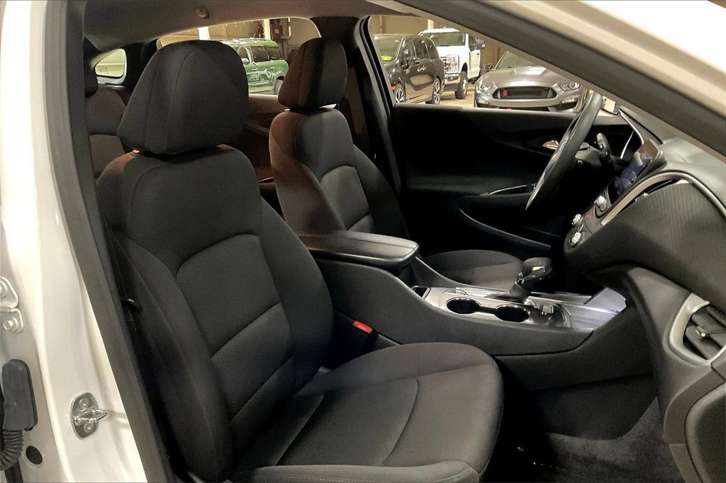 Used 2024 Chevrolet Malibu LT image 9