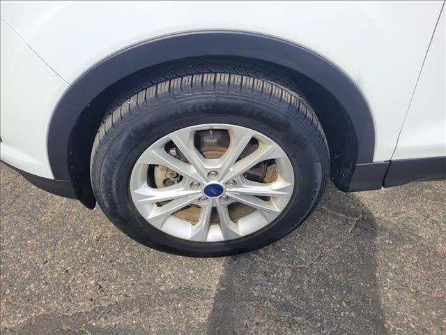 Certified 2017 Ford Escape SE image 2