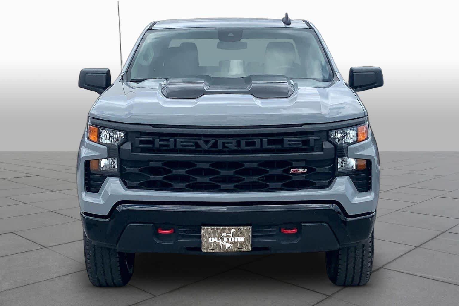 Used 2025 Chevrolet Silverado 1500 Custom Trail Boss AWD/4WD image 4