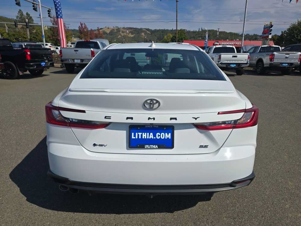 Used 2025 Toyota Camry SE FWD image 4