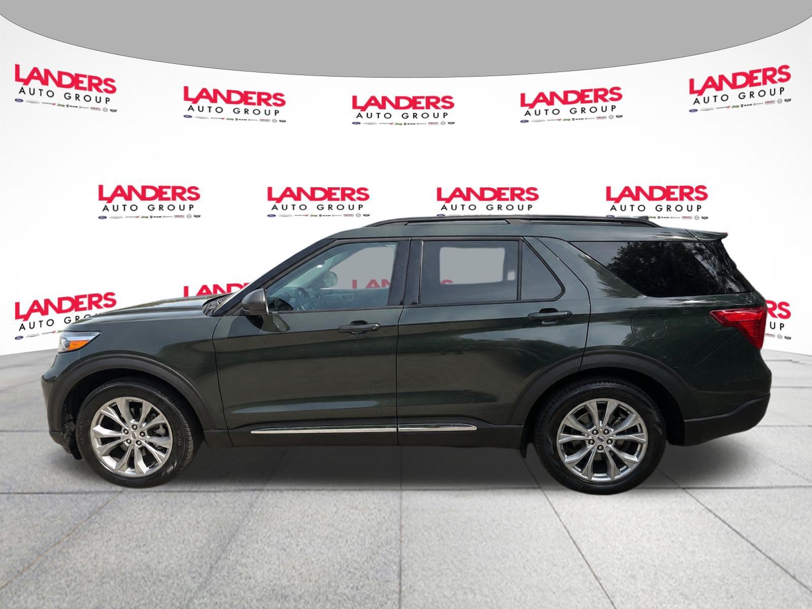 Certified 2023 Ford Explorer XLT w/ Equipment Group 202A RWD image 8