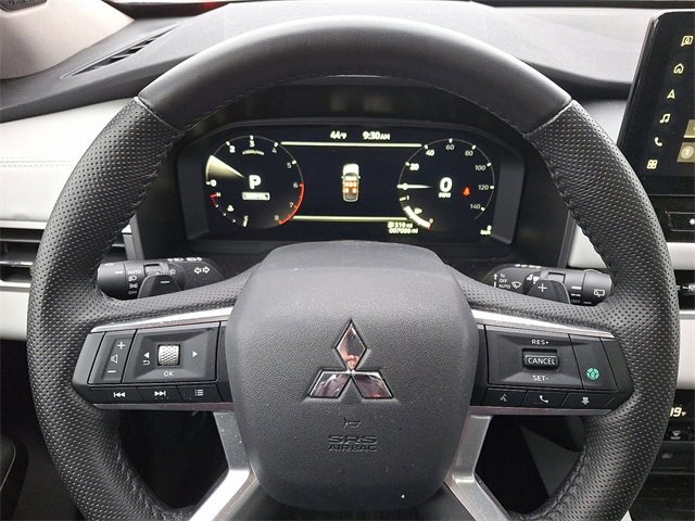 Used 2025 Mitsubishi Outlander SE image 21
