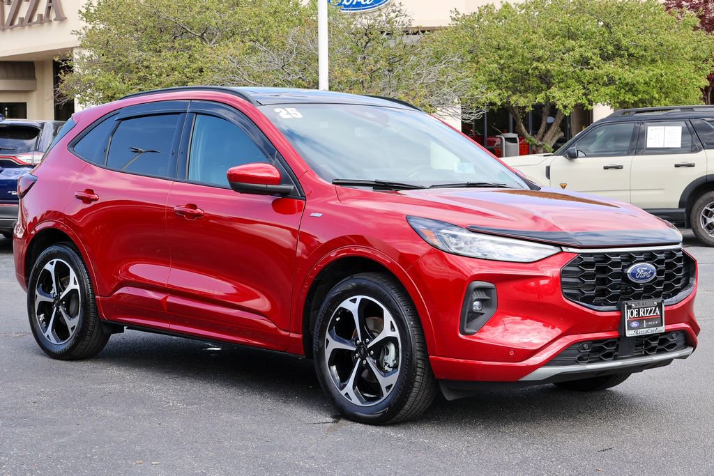Certified 2025 Ford Escape ST-Line Elite w/ Premium Technology Package AWD/4WD image 24
