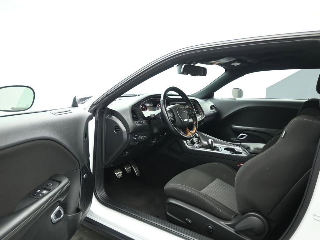 Used 2023 Dodge Challenger R/T image 9