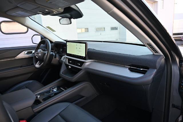 Certified 2025 Ford Explorer Active w/ Active Comfort Package AWD/4WD image 22