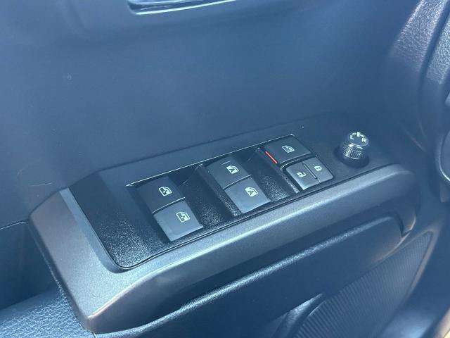 Used 2023 Toyota Tacoma TRD Off-Road AWD/4WD image 15