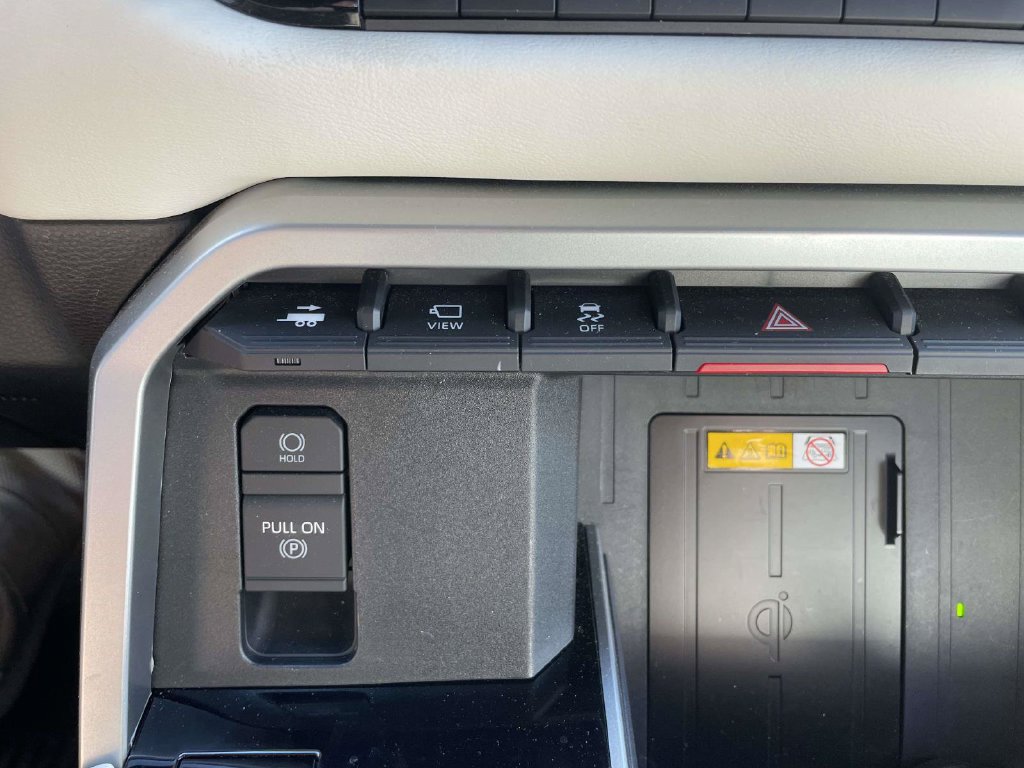 Used 2024 Toyota Sequoia Capstone AWD/4WD image 24