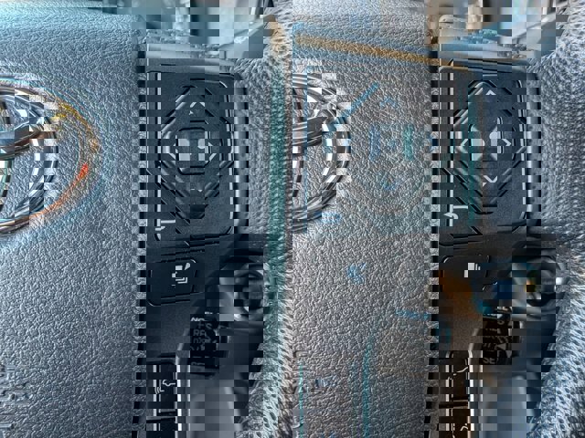 Used 2020 Toyota Tacoma TRD Off-Road image 19