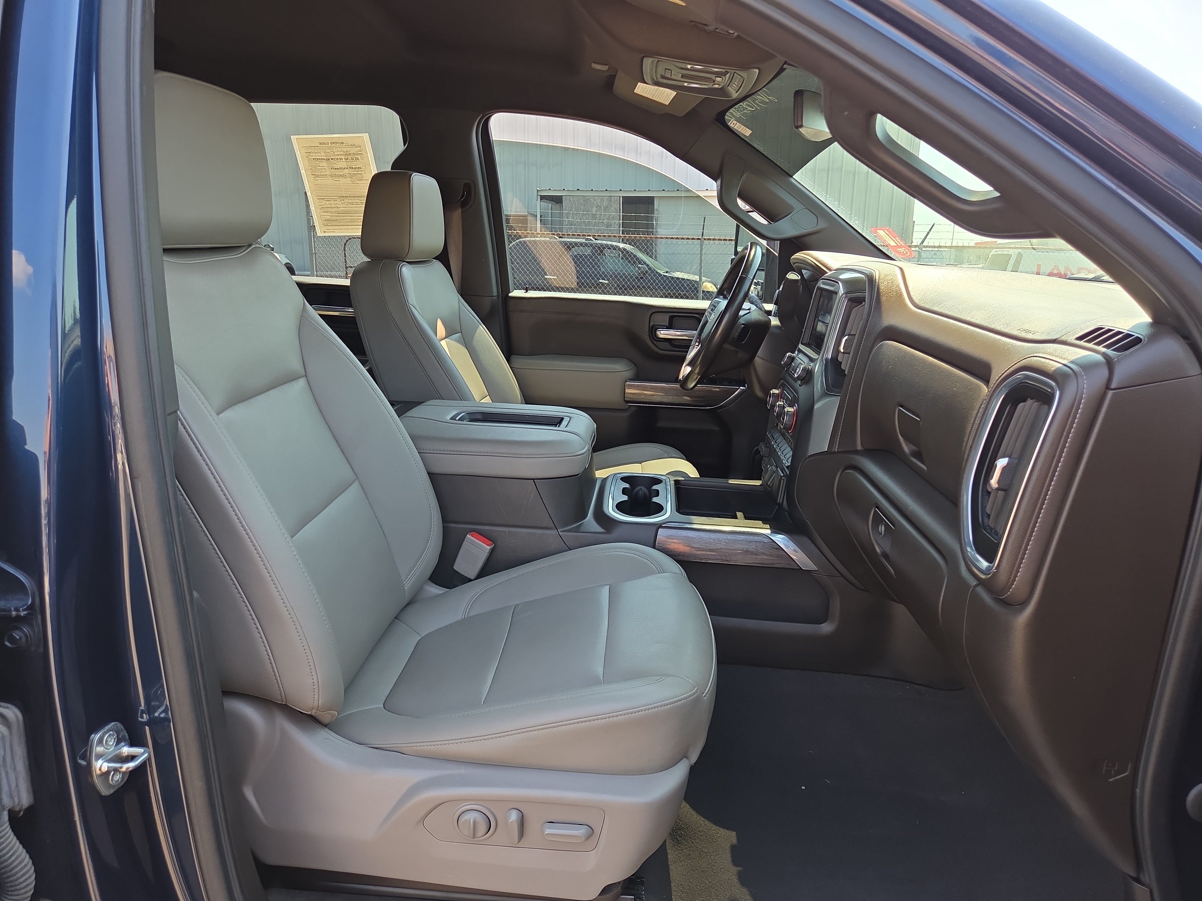 Used 2021 Chevrolet Silverado 2500 LTZ AWD/4WD image 16