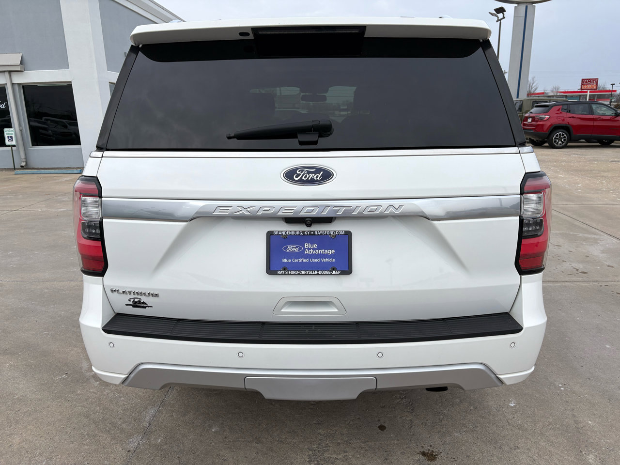 Certified 2020 Ford Expedition Platinum image 4