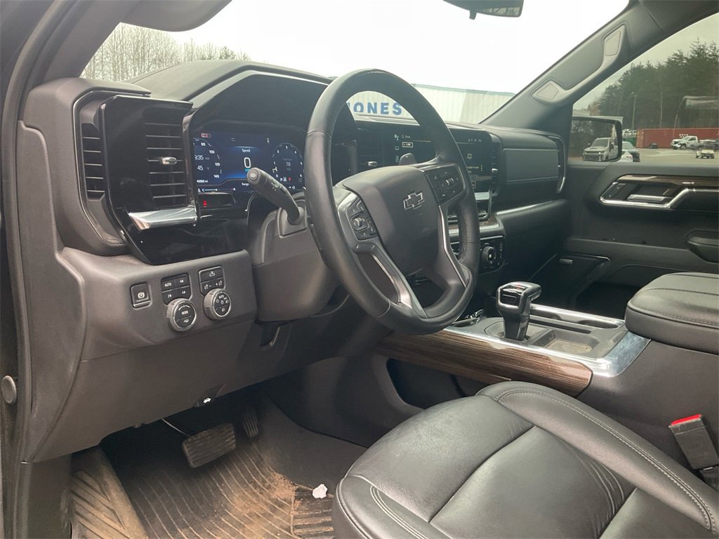 Used 2024 Chevrolet Silverado 1500 LT Trail Boss w/ Convenience Package II image 15