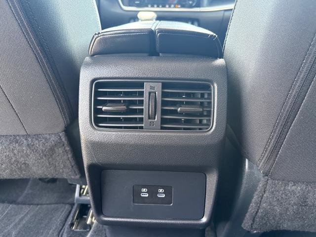 Used 2025 Nissan Rogue SV FWD image 30