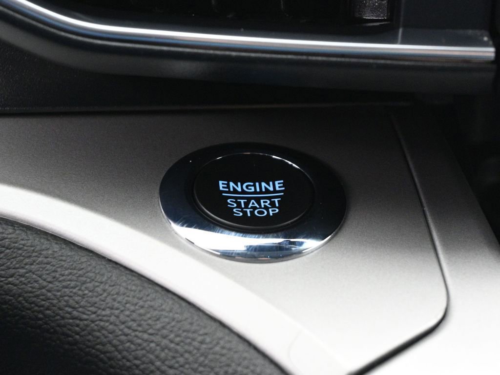 Certified 2022 Ford Explorer XLT w/ Equipment Group 202A image 19