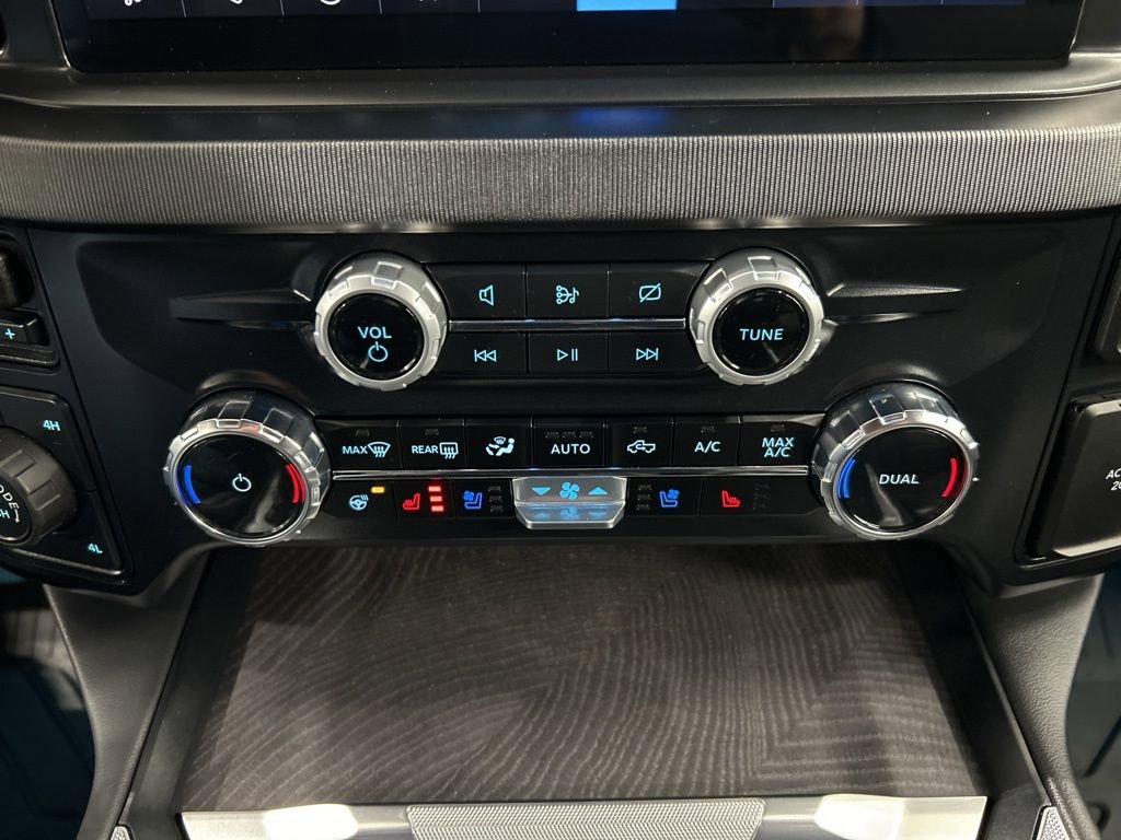 Certified 2024 Ford F350 Platinum w/ Tremor Off-Road Package image 28