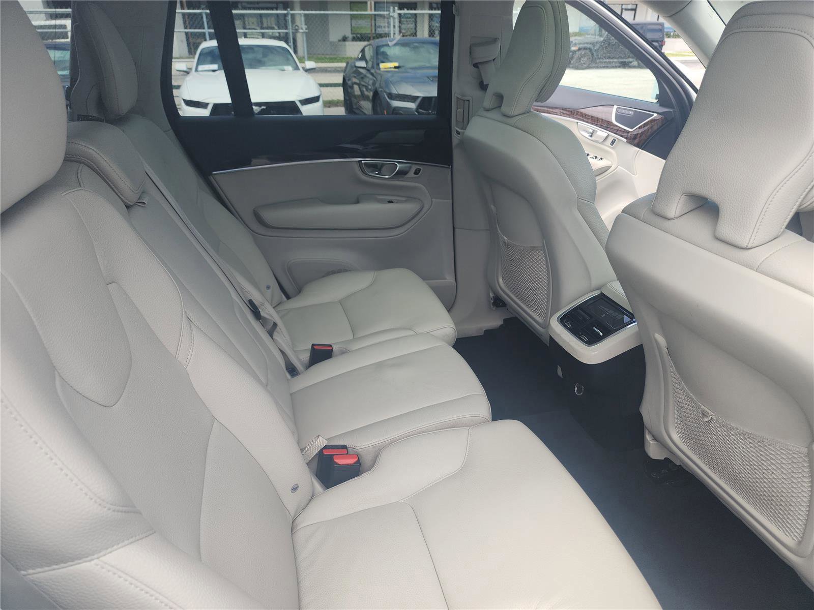 Used 2019 Volvo XC90 T5 Momentum image 24