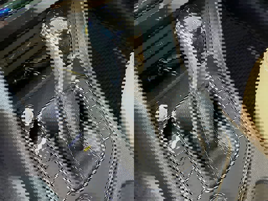 Used 2024 Volkswagen Tiguan SE R-Line image 22