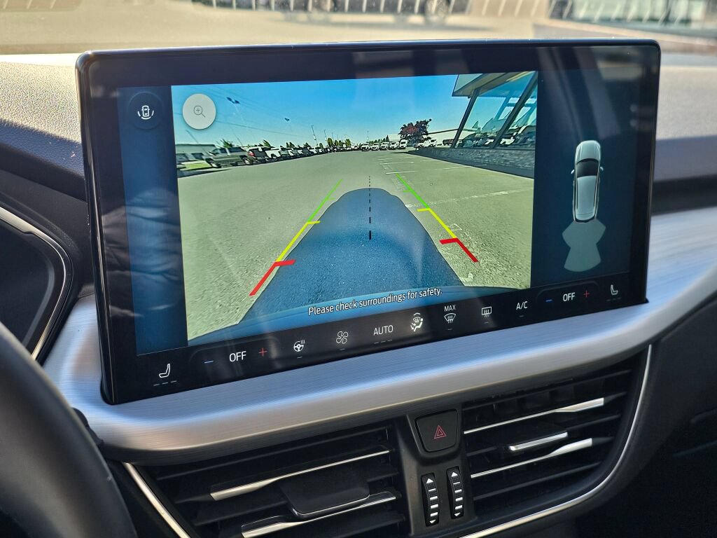 Certified 2025 Ford Escape Platinum AWD/4WD image 28