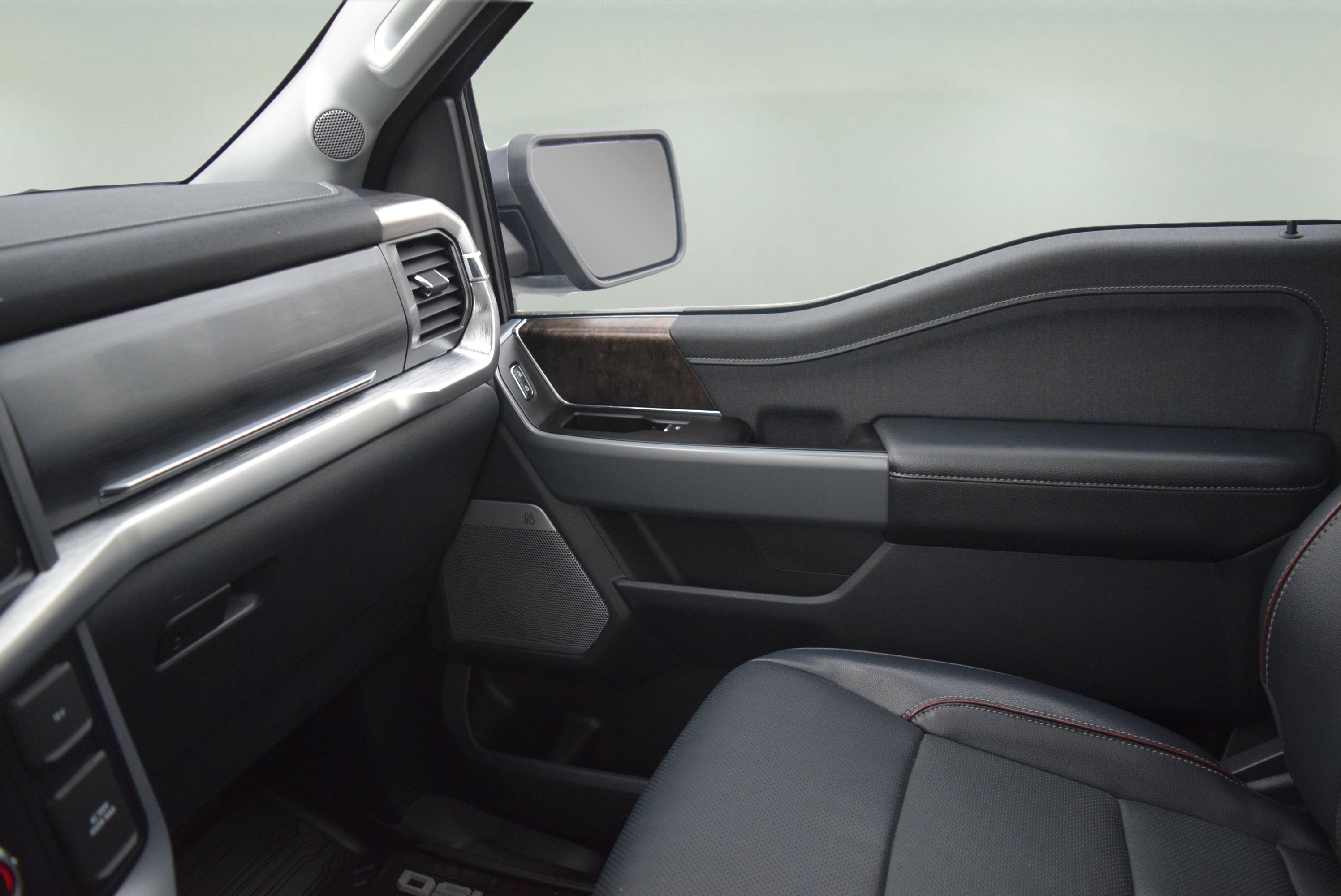 Certified 2023 Ford F150 Lariat w/ Equipment Group 502A High image 19