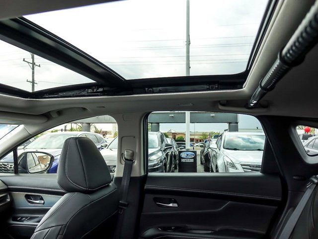 Used 2025 Nissan Murano SL AWD/4WD image 16