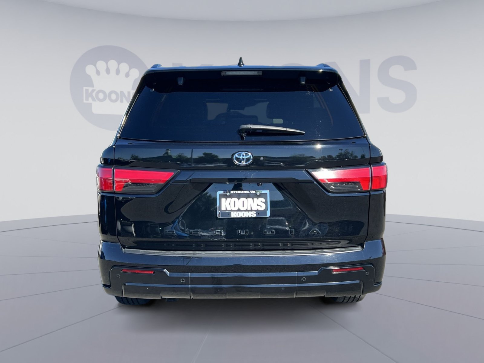 Used 2023 Toyota Sequoia Platinum AWD/4WD image 10