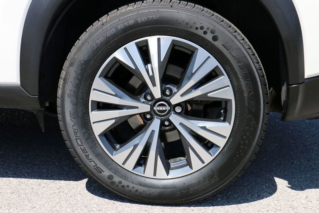 Used 2023 Nissan Rogue SV image 9