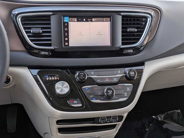 Used 2023 Chrysler Voyager LX FWD image 22