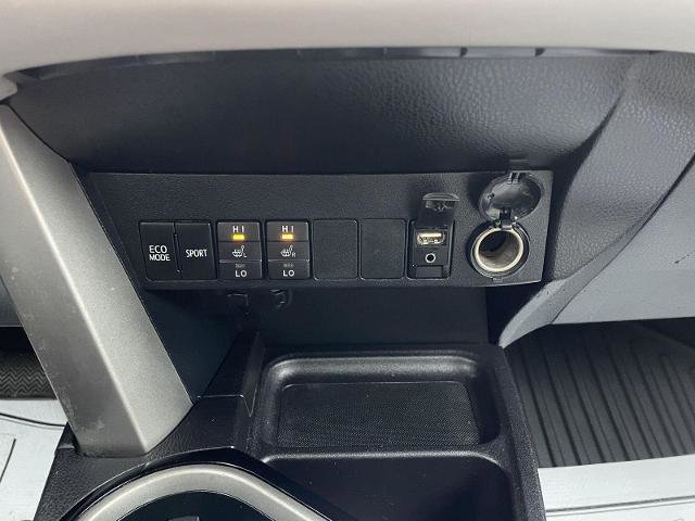 Used 2018 Toyota RAV4 Limited image 27