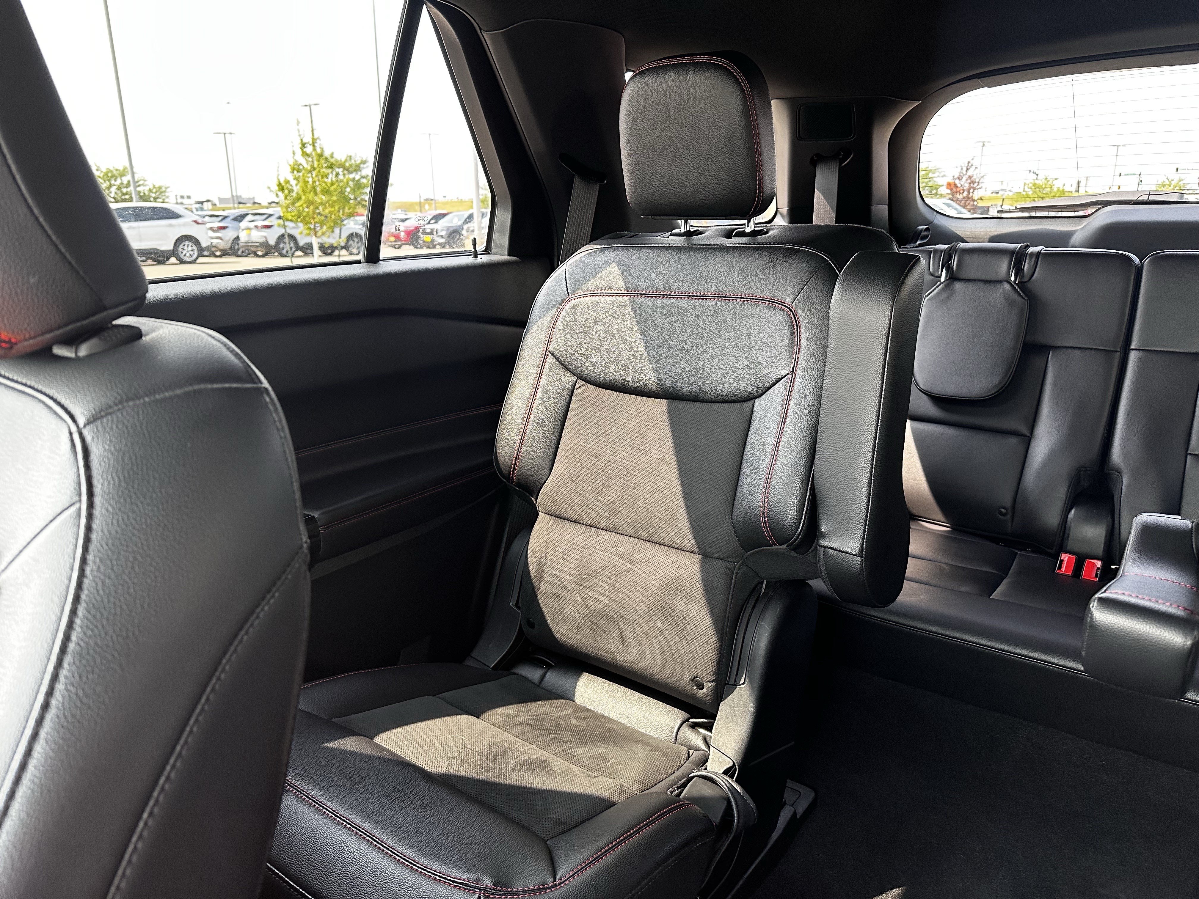 Certified 2023 Ford Explorer ST-Line w/ Class IV Trailer Tow Package AWD/4WD image 12
