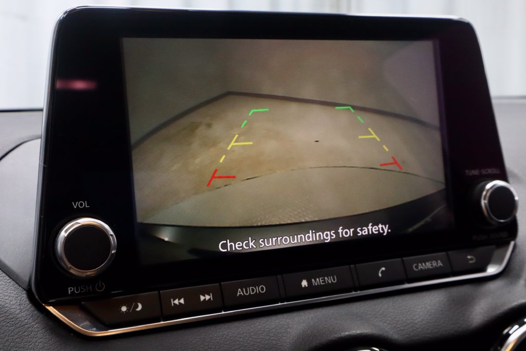 Used 2021 Nissan Sentra SV FWD image 2