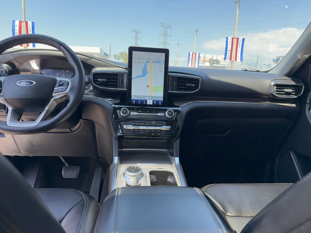 Certified 2023 Ford Explorer Limited w/ Limited Technology Package image 31