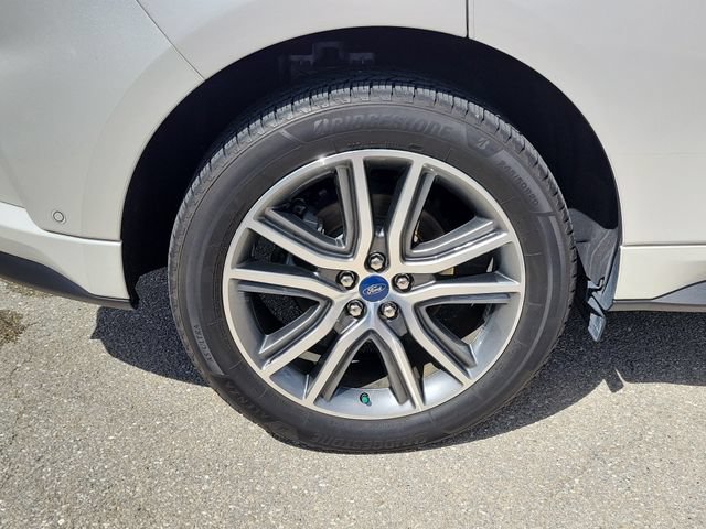 Certified 2019 Ford Edge Titanium w/ Equipment Group 301A AWD/4WD image 12
